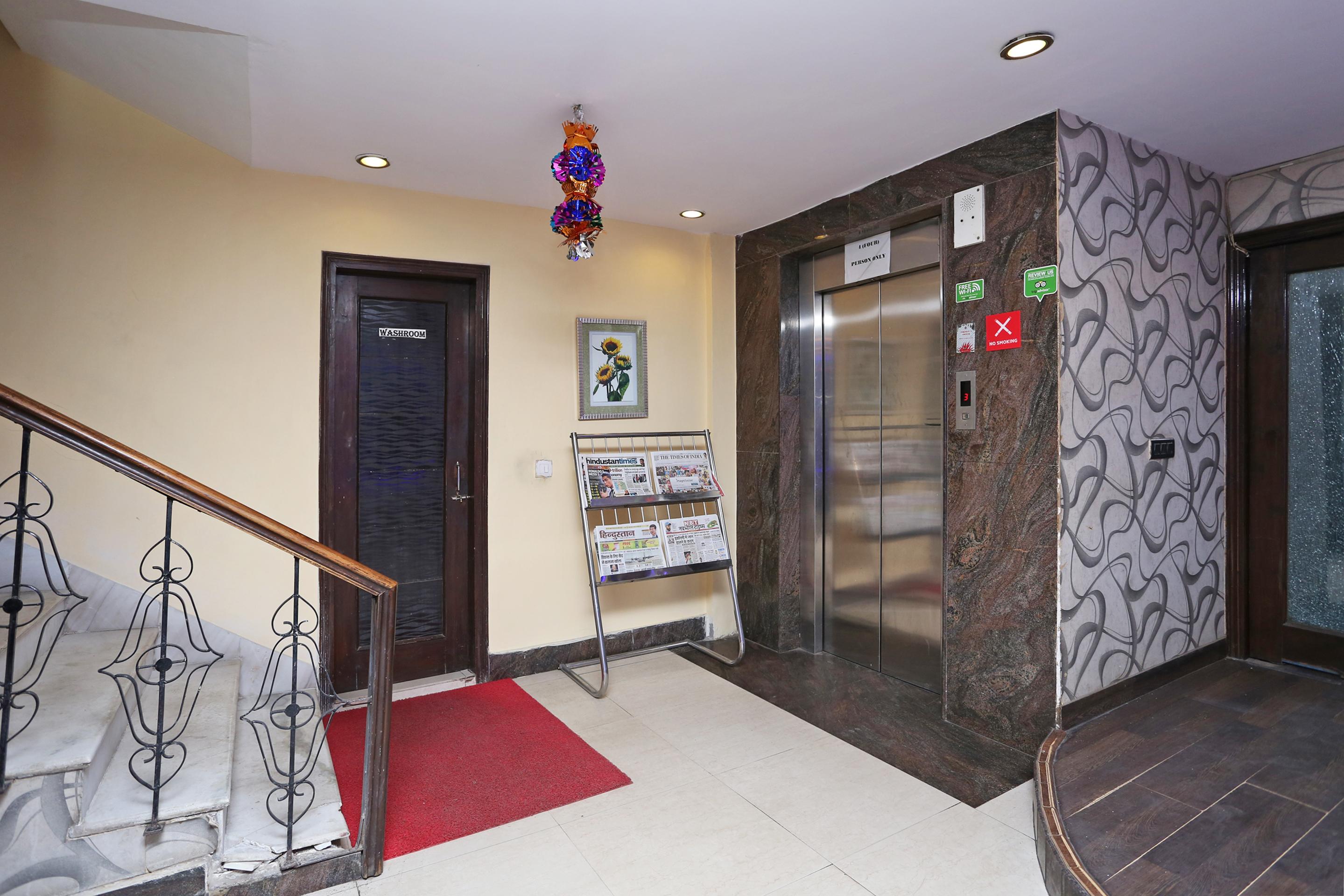 Oyo 337 Hotel Anand دلهي المظهر الخارجي الصورة